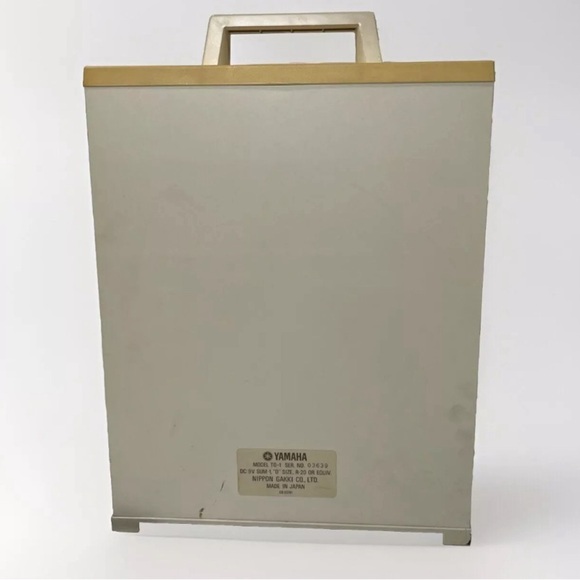 Yamaha TO-1 Speaker For Guitars w/covers- Tested & Works- great condition - Picture 3 of 4